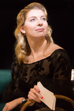 Kate Kennedy as Olivia (Royal Exchange Production photo by Jonathon Keenan)