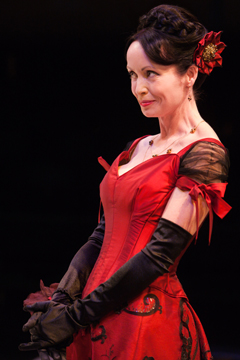 Mrs Erlynne (Lysette Anthony) is somewhat coquettish (Royal Exchange Theatre production photo)