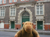 Mr Monkey looking for fictional detectives on Great Scotland Yard