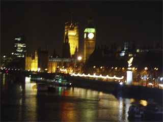 Parliament seen from the Hungerford footbridge in the dark