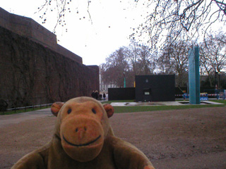 Mr Monkey looking at the south side of London Minster