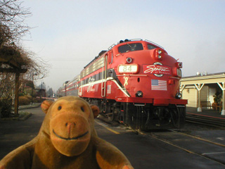 Mr Monkey looking at the Spirit of Washington locomotive