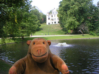 Mr Monkey in the Parc Leopold