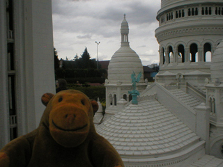 Mr Monkey looking at the roof of Sacre-Coeur