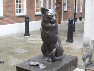 The statue of Johnson's cat, Hodge