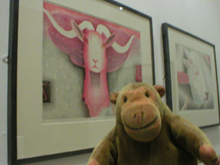 Mr Monkey looking at a painting by Wuon Gean