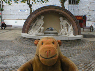Mr Monkey looking at the George V memorial fountain