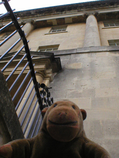 Mr Monkey looking up at the front of Nº1 Royal Crescent