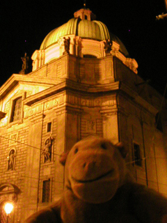 Mr Monkey looking up at the Klementium at night