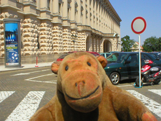 Mr Monkey looking at the Černin Palace