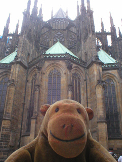 Mr Monkeylooking at the apse of the cathedral from the outside