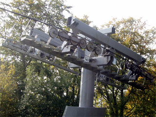 The cable passing through the cable car gantry