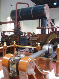 The receiver connecting the two cylinders of the Waddon engine