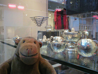 Mr Monkey looking around the Horror Vacui exhibition