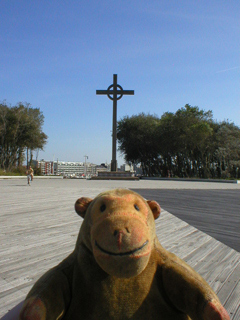 Mr Monkey looking at the Zeebrugge seamen's memorial