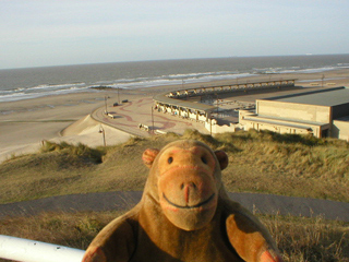 Mr Monkey looking down on the Wenduine seafront from the Spioenkop