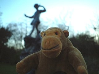 Mr Monkey and the statue of Peter pan