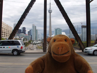 Mr Monkey approaching the Skydome