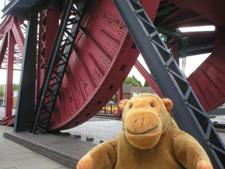 Mr Monkey beside the bascule bridge at Shadwell Basin