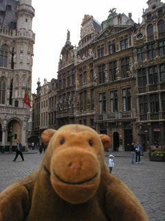 Mr Monkey looking towards the west corner of the Grand Place
