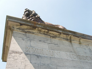 All you can see of the Lion when you're on the top of the Mound