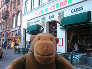 Mr Monkey outside the Piccolo Mondo restaurant