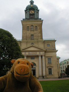 Mr Monkey outside the Gustavi Cathedral