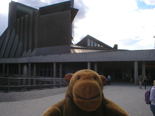 Mr Monkey outside the Vasamuseet