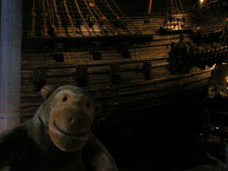 Mr Monkey looking at the side of the Vasa