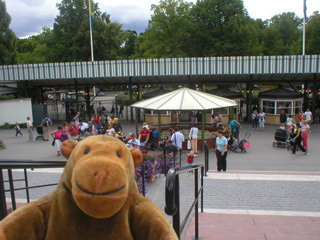 Mr Monkey looking at the entrance to the Skansen from inside