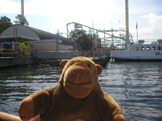 Mr Monkey looking at the Gröna Lunds Tivoli