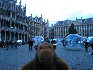 Mr Monkey in the Grand Place