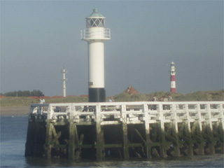 The lighthouses on the east pier and in the dunes of Niewpoort harbour