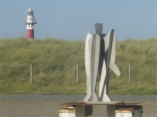 One of the statues in Nieuwpoort harbour
