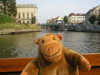Mr Monkey looking looking down the Ketelvaart canal