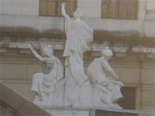 The back of the statues atop the Palladium