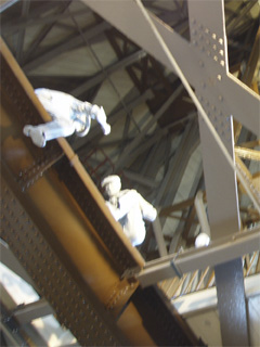 Mannequins at work on the girders of the South Tower